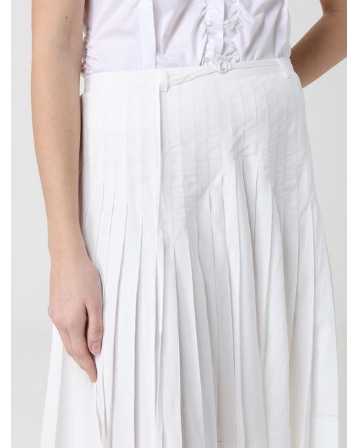 Low Classic White Pleated Skirt