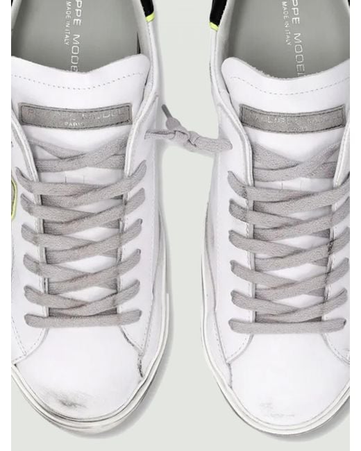 Sneakers Paris di Philippe Model in White da Uomo