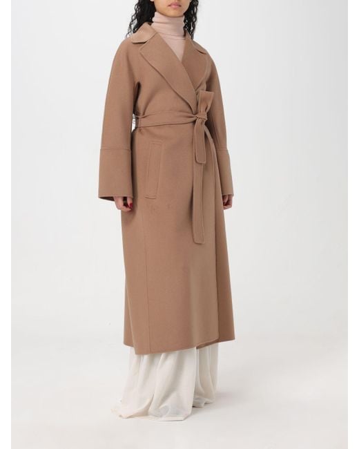 Cappotto in lana con cintura di Max Mara in Natural