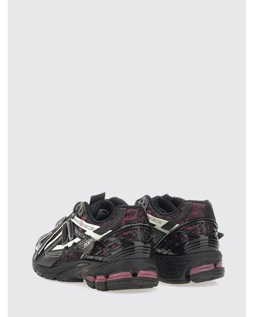 New Balance Black Sneakers