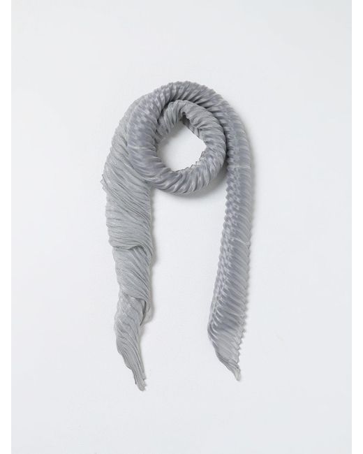 Sciarpa in lurex plissè di Emporio Armani in Gray