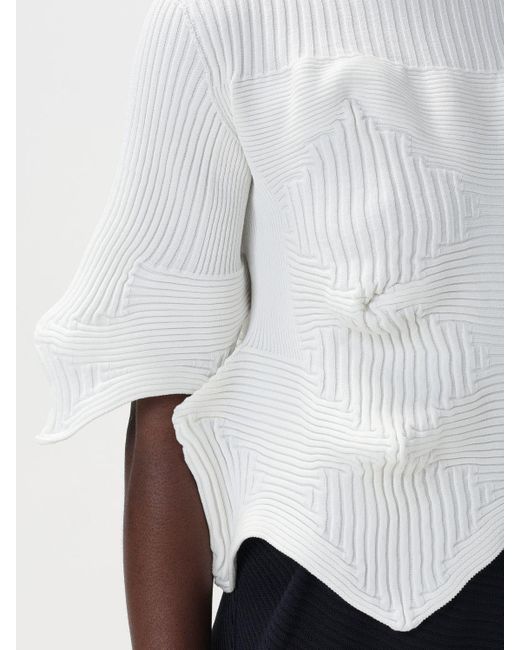 Top Issey Miyake de color White