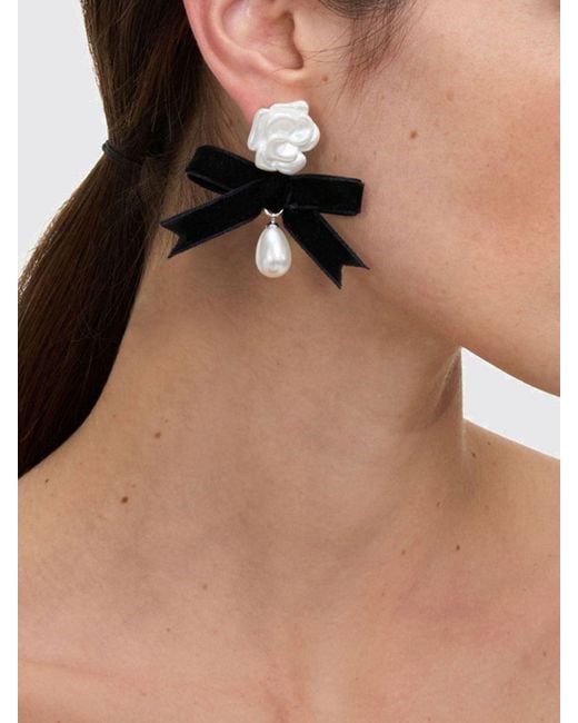 Pendientes Colgantes Con Lazo De Terciopelo Y Lágrima De Perla Sintética Self-Portrait de color Black