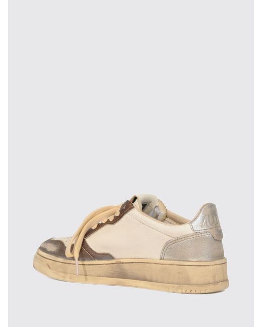 Autry Natural Medalist Low Super Vintage Bicolour Leather Trainers With Worn Effect