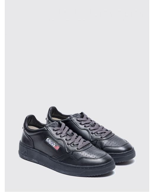 Autry Blue Medalist Low Leather Sneakers for men