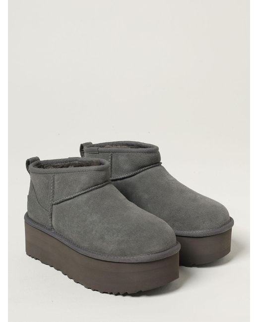 Stivaletto Classic Ultra Mini Platform di Ugg in Gray