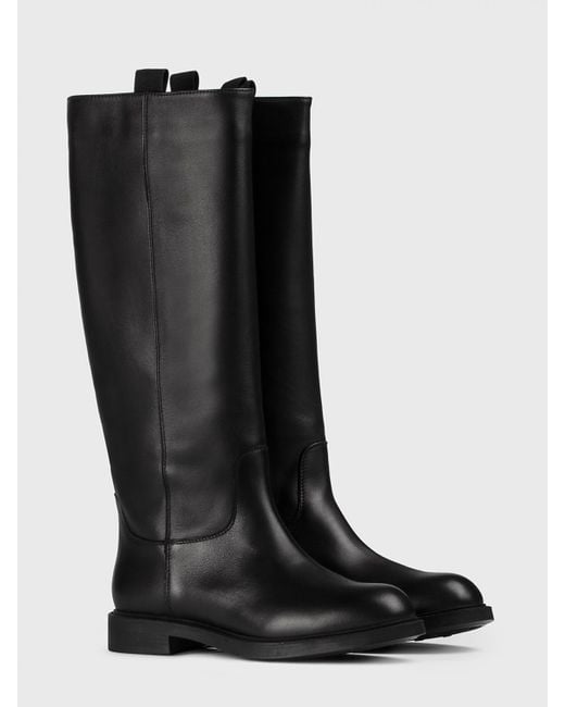 Doucal's Black Boots