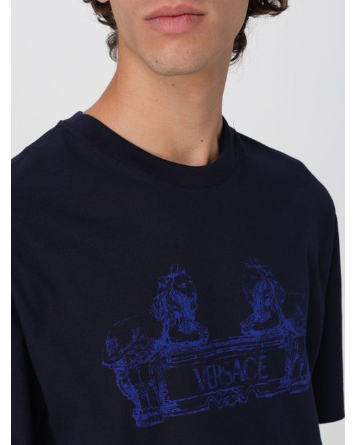 T-shirt in cotone con logo a contrasto di Versace in Blue da Uomo
