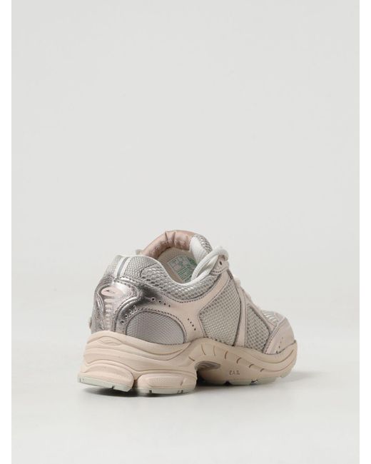 Sneakers Progrid Triumph in pelle laminata e mesh di Saucony in Gray
