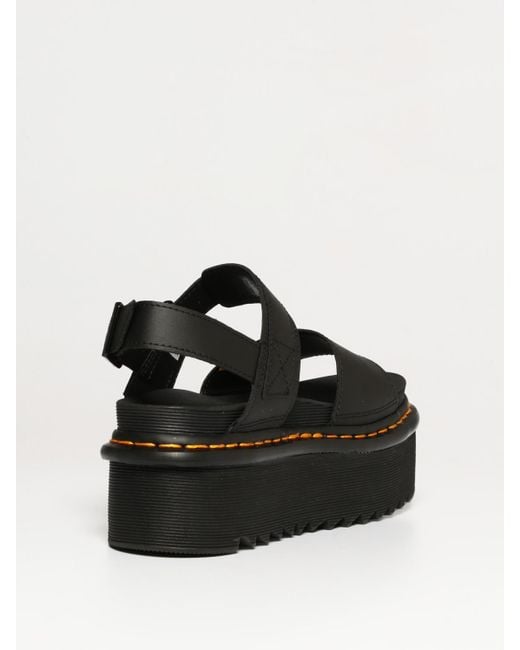 Sandalo Voss Quad Dr.Martens di Dr. Martens in Black
