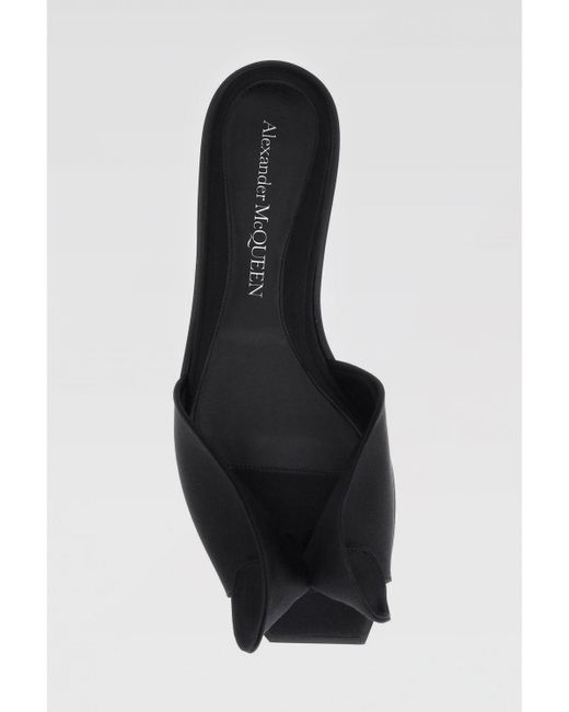 Alexander McQueen Black Asymmetrische Sandalen