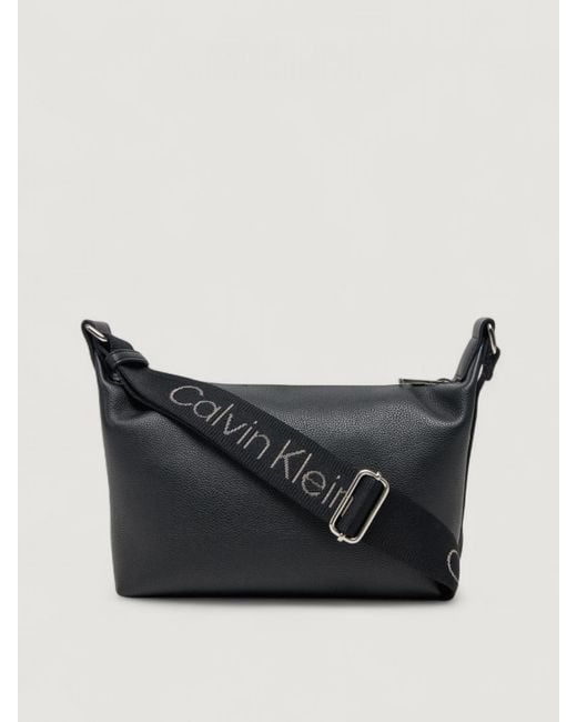 Borsa A Tracolla Ultralight di Calvin Klein in Black