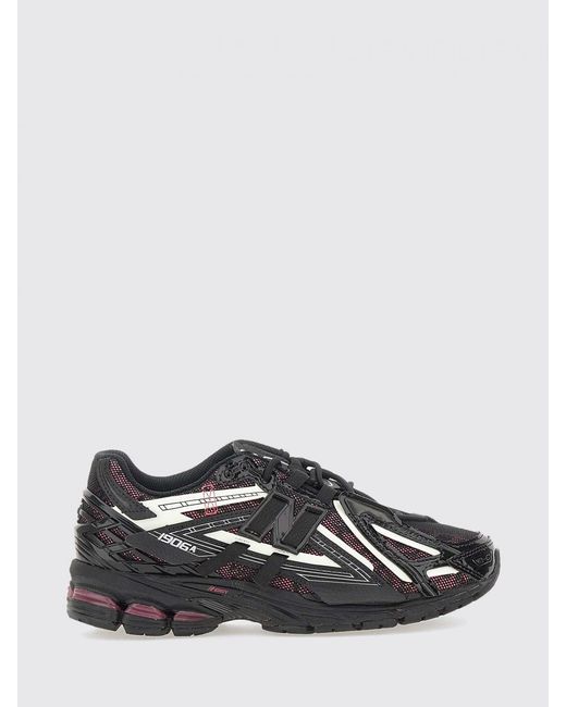 New Balance Black Sneakers