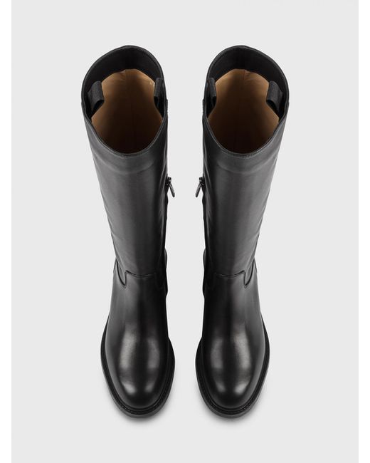 Doucal's Black Boots