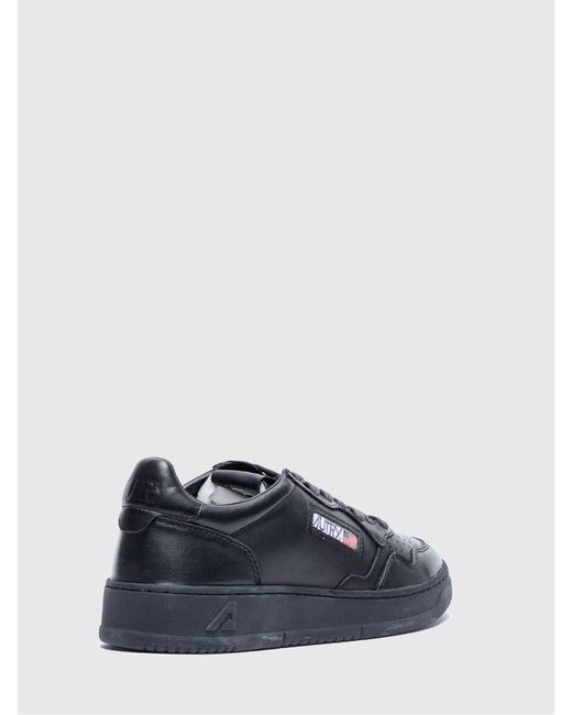 Autry Blue Medalist Low Leather Sneakers for men
