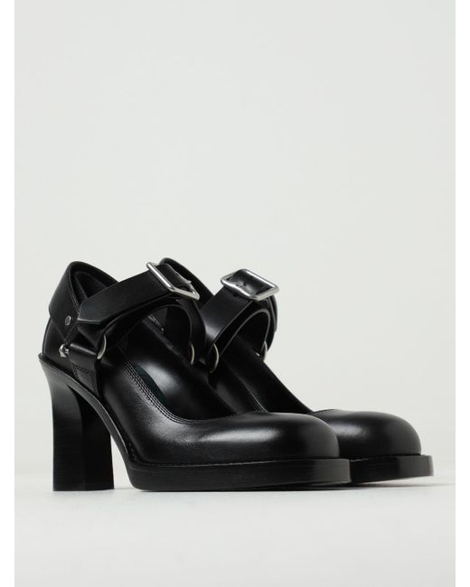 Zapatos de tacón Burberry de color Black