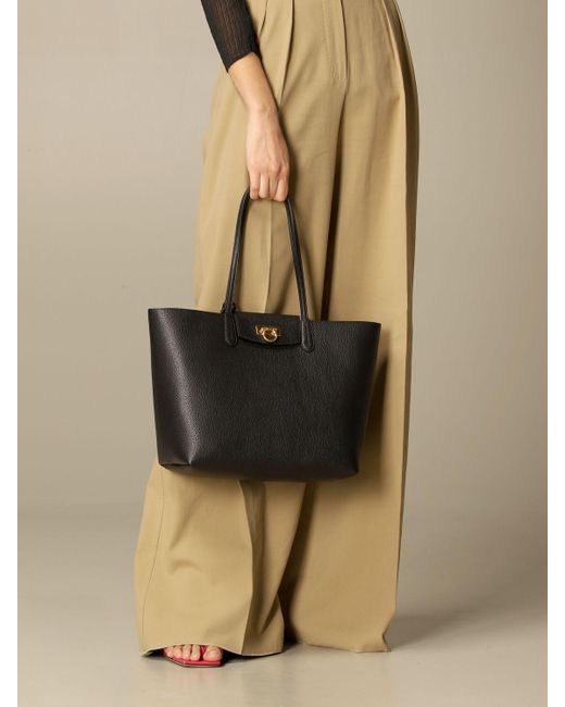Ferragamo Salavatore Travel Tote Bag In Leather With Gancini Lock in Black  | Lyst