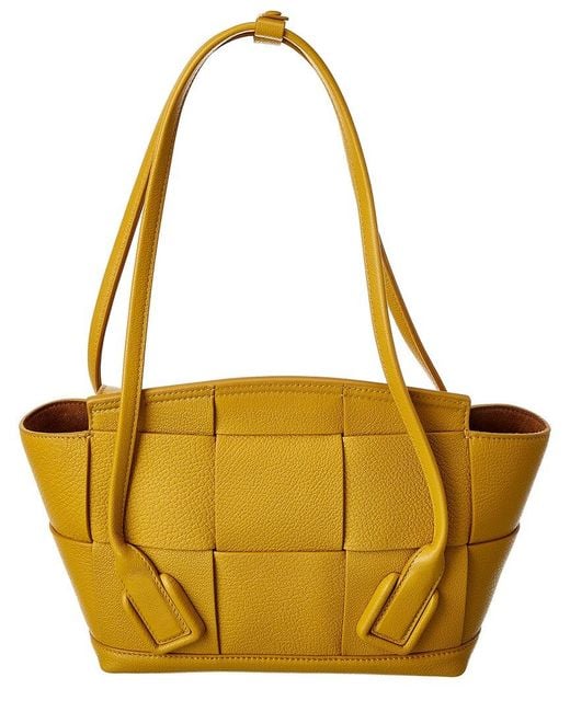 bottega veneta medium arco tote