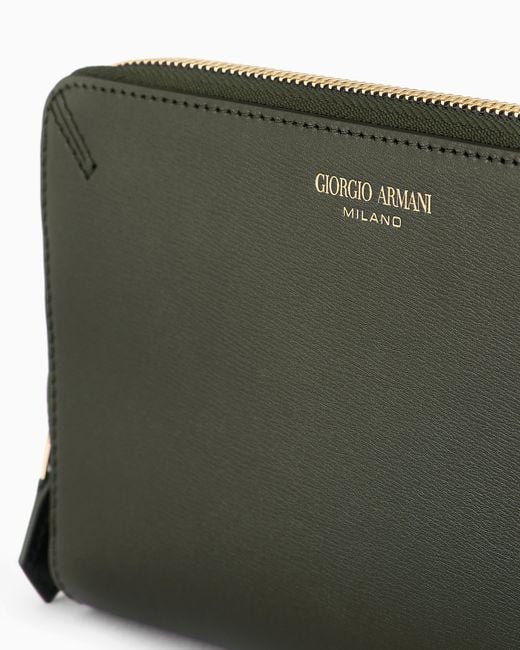 Cartera La Prima Con Cremallera Perimetral De Piel Graneada Giorgio Armani de color Green