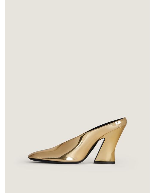 Mule con tacco Sculpted in pelle effetto specchio di Givenchy in Natural
