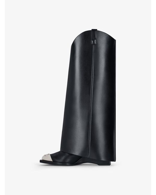 Stivali Shark Lock Cowboy in pelle effetto corsetto di Givenchy in Black