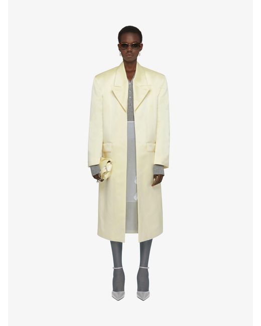 Manteau en satin de soie duchesse Givenchy en coloris White
