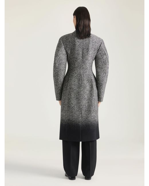 Cappotto in lana e seta con motivo chevron e orlo sfumato di Givenchy in Gray