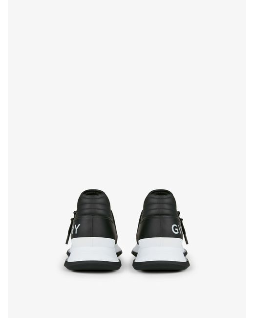 Sneaker da running Spectre in pelle con zip di Givenchy in White