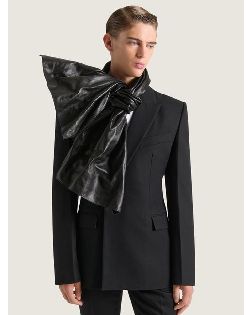Maxi sciarpa a fiocco in pelle di Givenchy in Black da Uomo