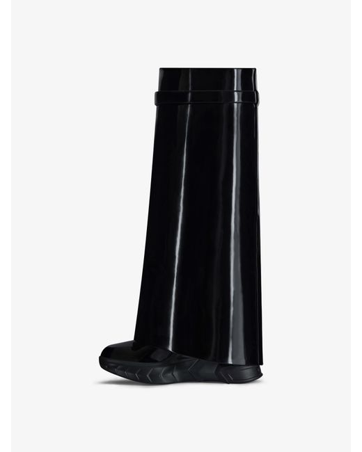 Stivali Shark Lock Biker in pelle verniciata di Givenchy in Black
