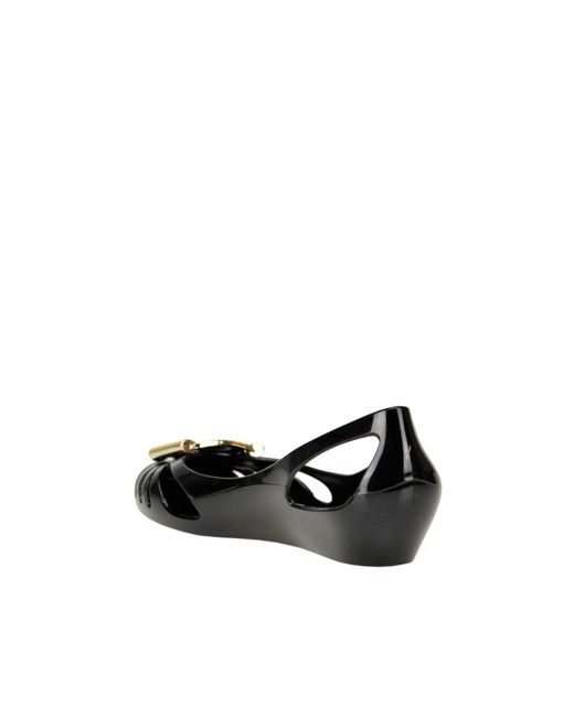 salvatore ferragamo bermuda ballerina shoes