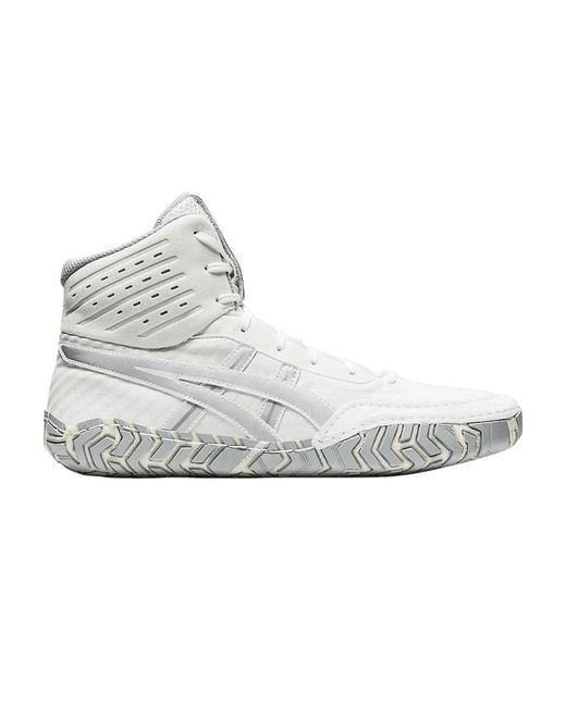 white asics aggressors