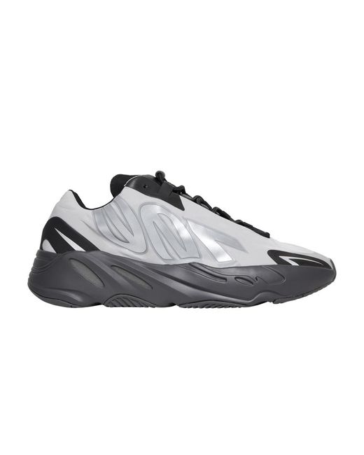 yeezy 700 metallic