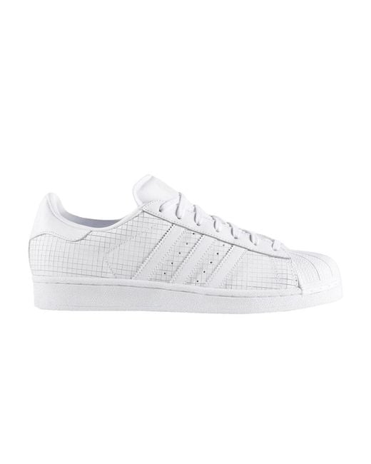 adidas superstars triple white