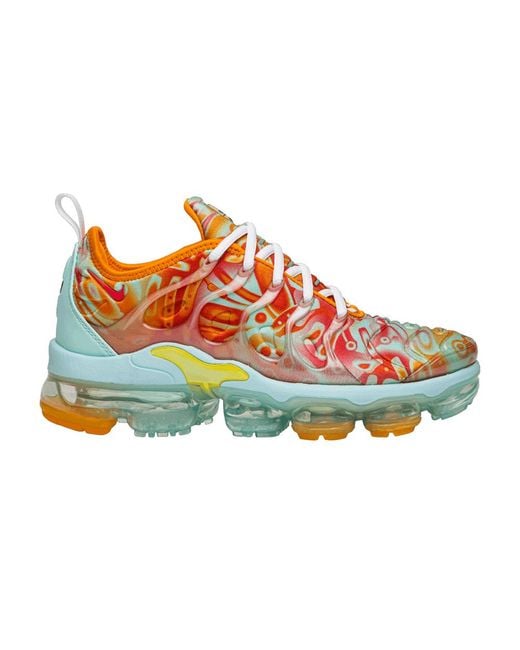 nike vapormax plus neon orange