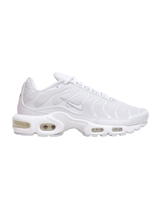 triple white air max plus