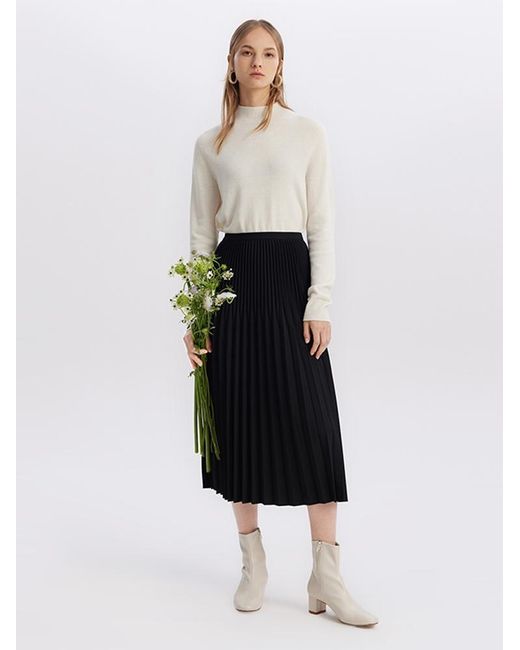 GOELIA Black Mid-Length Pleated Half Skirt