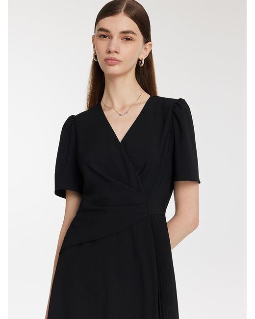 GOELIA Black V-Neck Patchwork Pleated Mini Dress