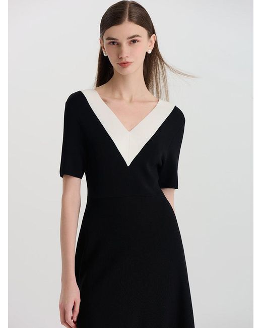 GOELIA Black Contrast V-Neck Slim Knitted Midi Dress
