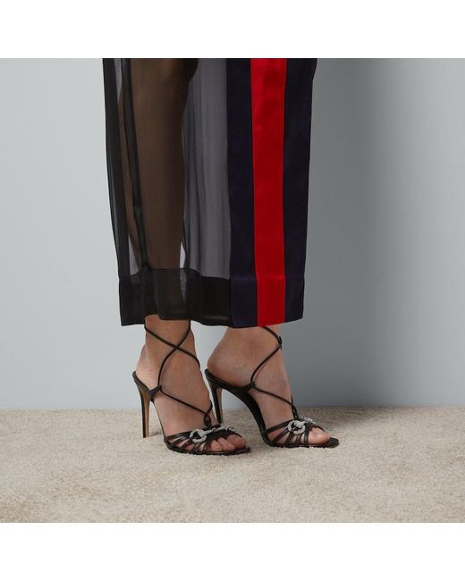 Sandalia con Horsebit Para Mujer Gucci de color Metallic