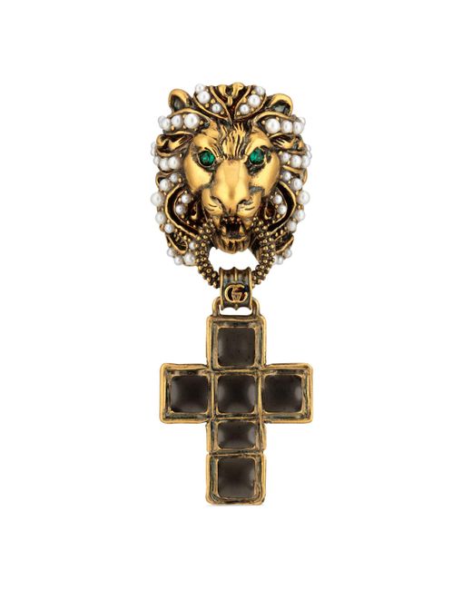 Anillo de cabeza de león con colgante de cruz Gucci de color Metálico | Lyst