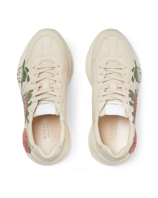 Sneaker rhyton donna con strawberry di Gucci in Bianco | Lyst
