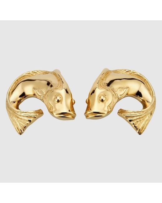 Pendientes Con Forma De Carpa Gucci de color Metallic