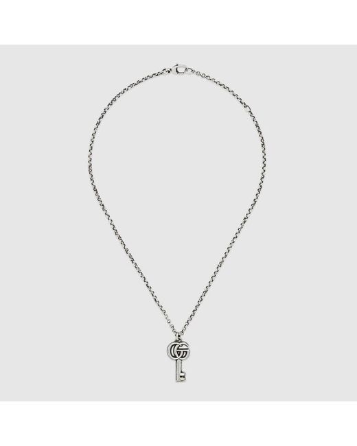 Collier clé double g Gucci pour homme en coloris Metallic