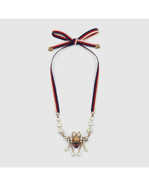 Gucci Metallic Bienen Halskette mit Kristallen und Perlen