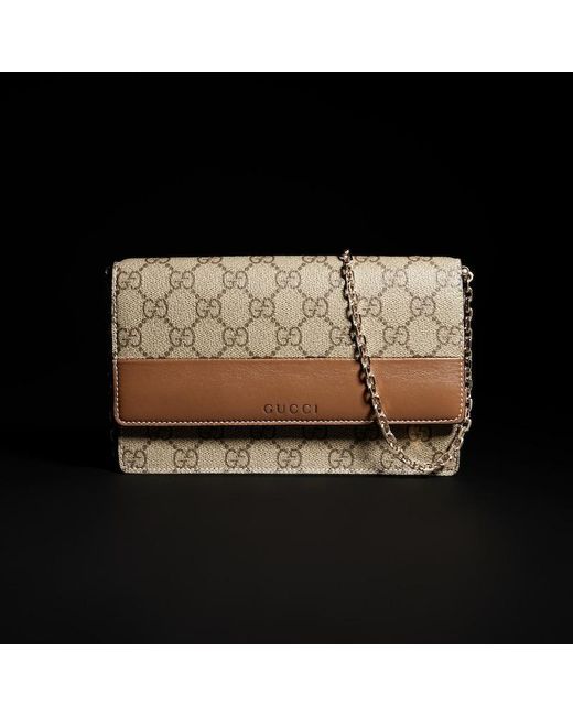 Gucci Natural Gg Emblem Wallet On Chain