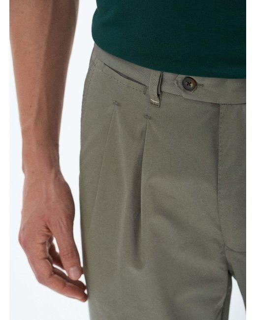 Pantaloni con doppia pince in twill leggero di Gutteridge in Green da Uomo