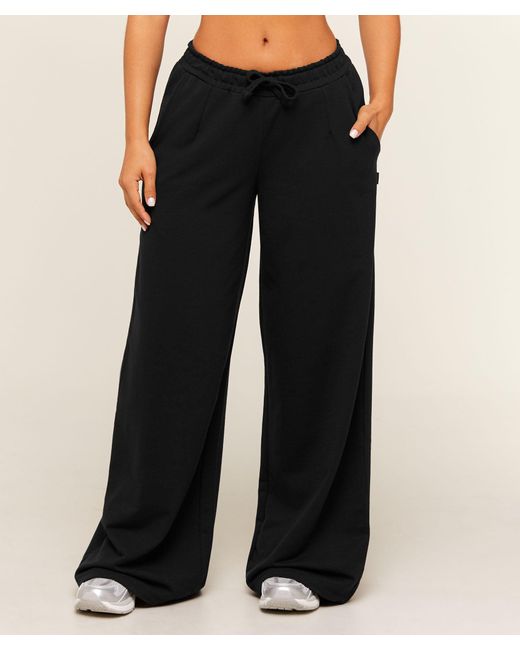 GYMSHARK Black Lightweight Wide Leg Pant Short