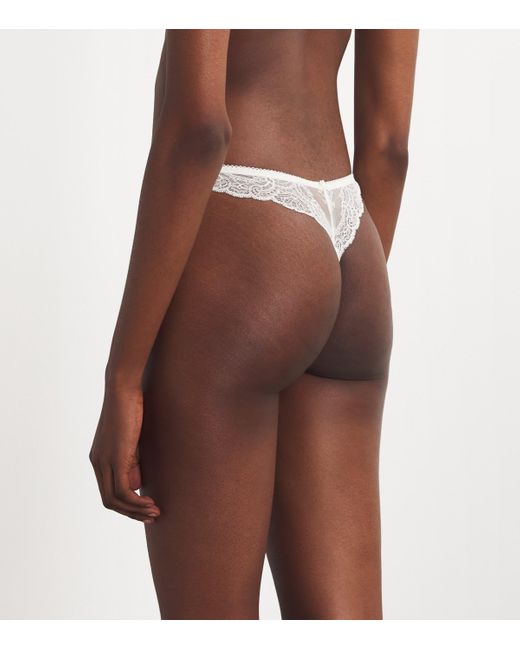 Aubade White Lace Dans Des Sens Tanga