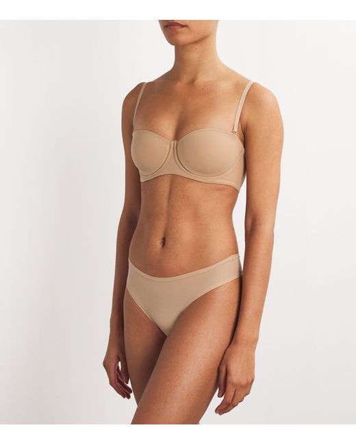 Skims Natural Fits Everybody Strapless Bra